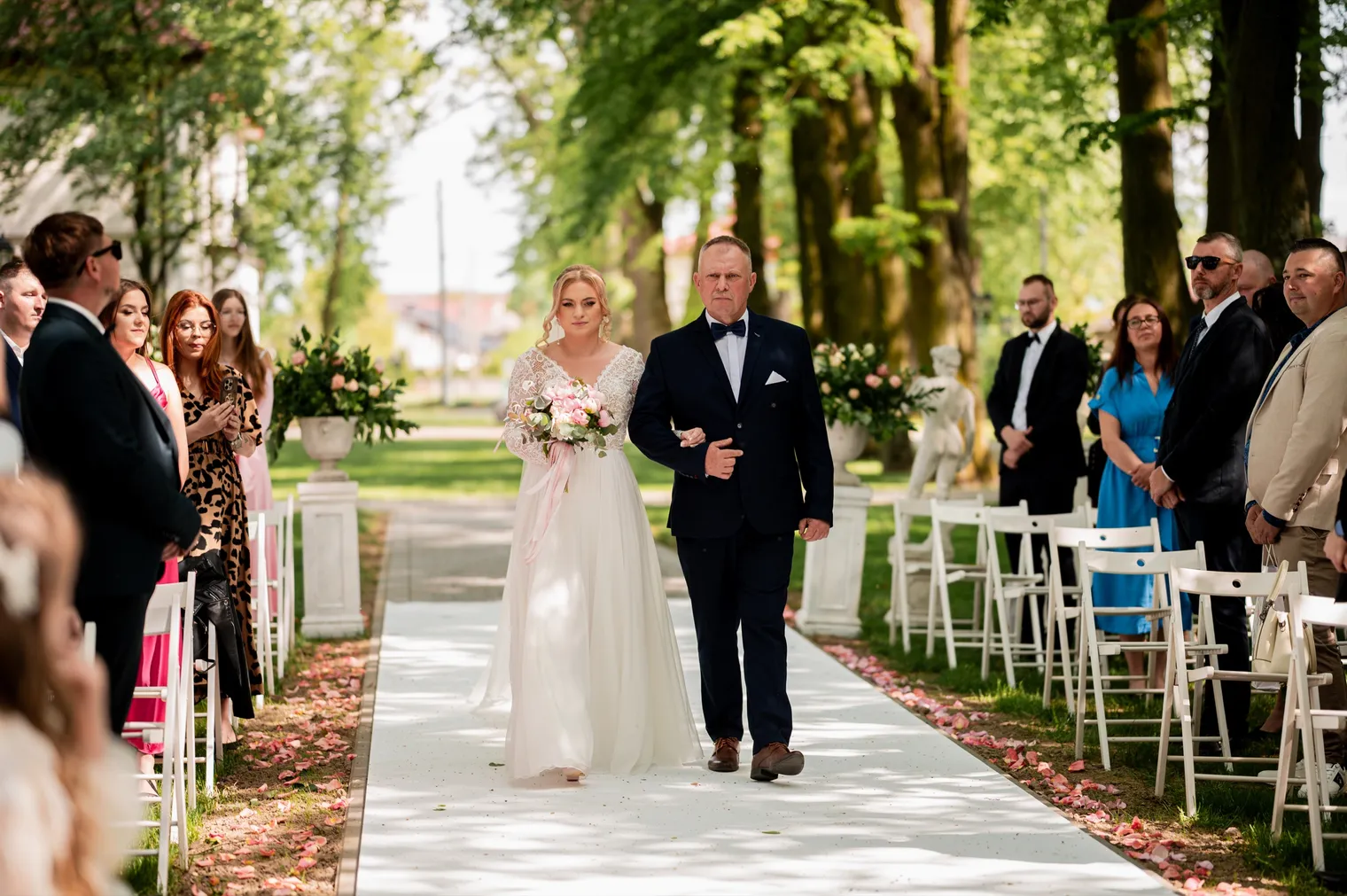 Julia i Rafał, Plenerowy kościół w Lipowym Dworze
