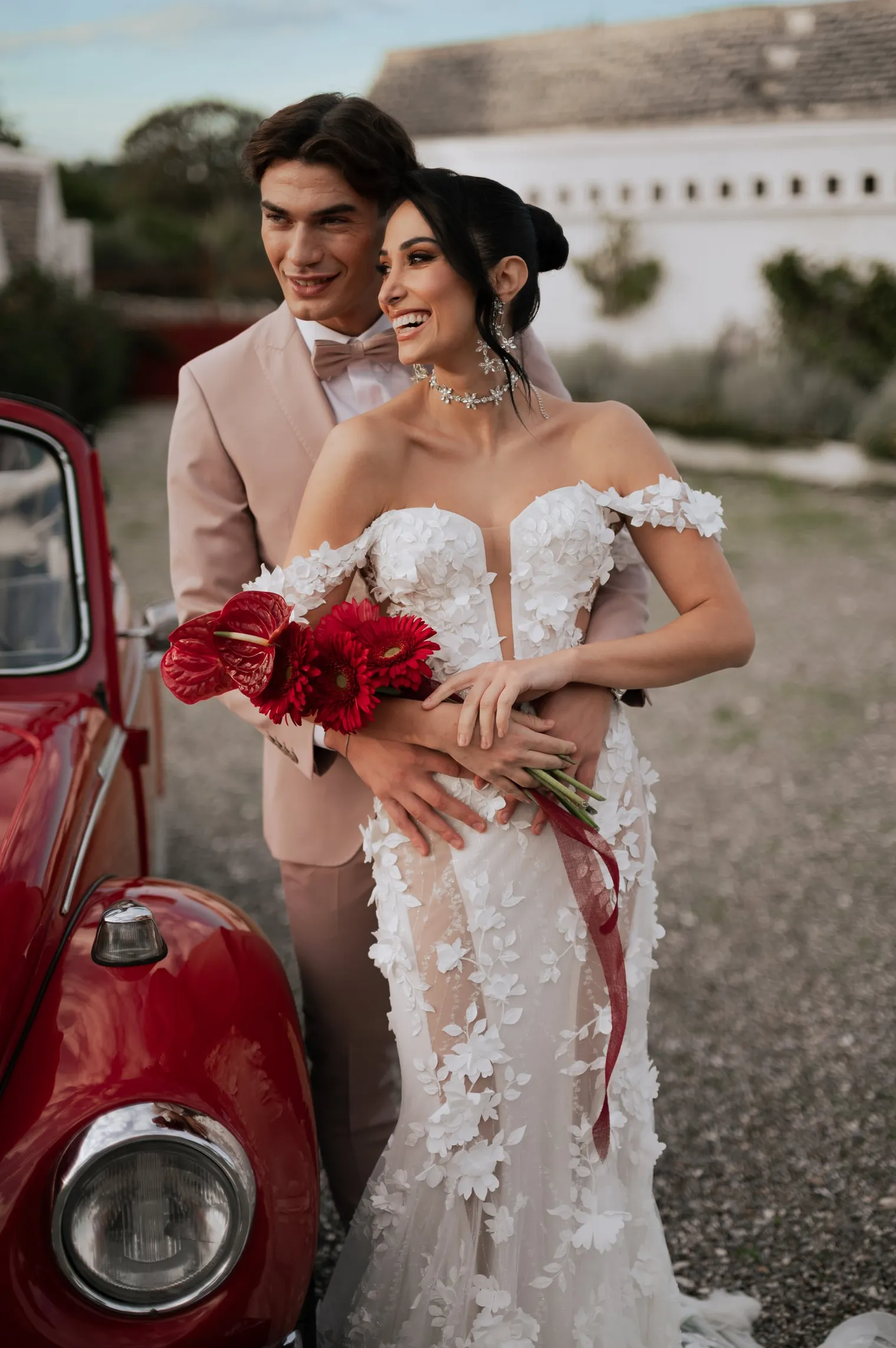 Silvia i Marco, Czerwone cabrio i druga suknia